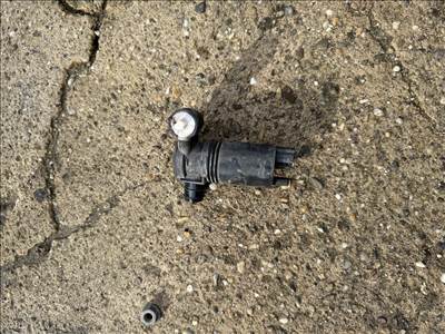 Nissan Juke I ablakmosó szivattyú 