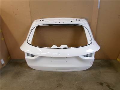 MERCEDES GLA-OSZTÁLY A247 csomagtér ajtó 2020-