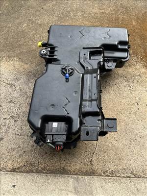 Volkswagen T6 adblue tartály szivattyúval 7e0131877g