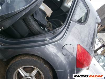 Kia Venga bal hátsó negyed