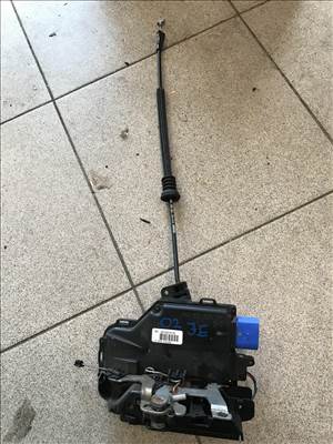 Skoda Octavia II jobb első zár 3d1837016