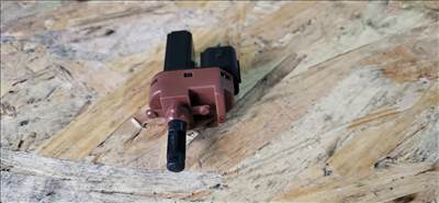 Ford Transit Tranzit 06- kuplung pedál kapcsoló 0511