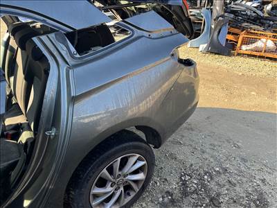 Opel Astra K bal hátsó negyed 