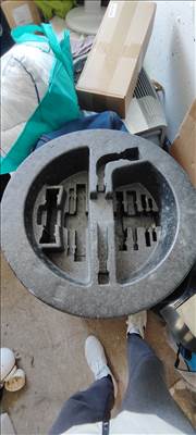 Toyota Avensis T25 pótkerék betét 