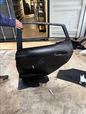 Ford Fiesta Mk7 BAL HÁTSÓ AJTÓ (14)