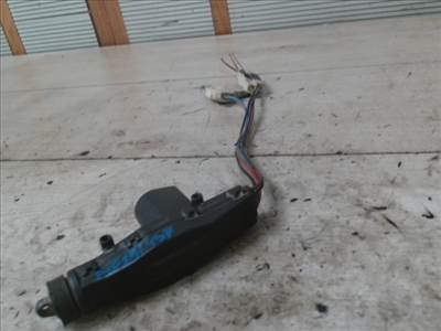 PEUGEOT PARTNER -02 Ajtózár motor pozíció független