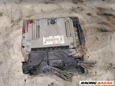 Opel Astra H Motorvezérlő *144496* 0281011943