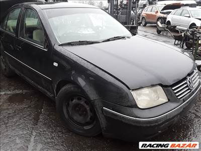 Volkswagen Bora 1.6 Hátsó lökhárító 