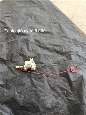 Audi A8 D3 tank ajtó nyitó 
