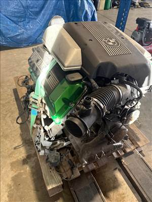 M60B30-as BMW V8-as motor 