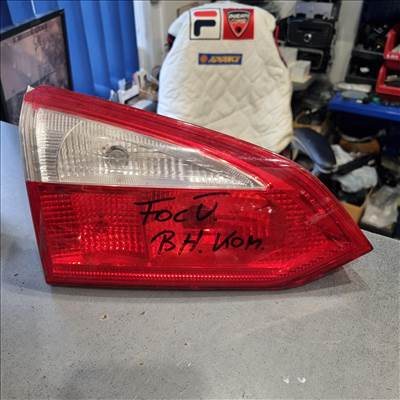 Ford Focus Mk3 Hátsó lámpa bal belső kombi