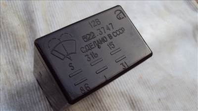 Lada samara ablaktörlő relé 21083747710