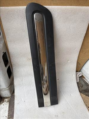 Fiat 500L Bal hátsó ajtó betét 735521843