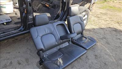 Nissan Navara (D40) Hátsó ülés 