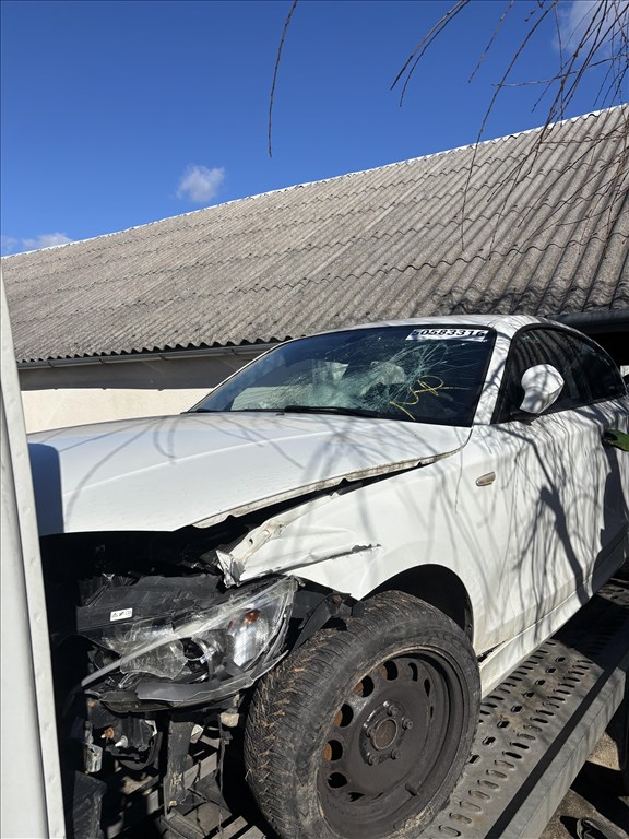 BMW 1-es sorozat (E81, E82, E87, E88) bontott alkatrészei 4. kép