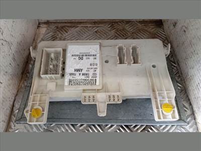 Ford C-Max Mk1 Biztosítéktábla Utastér *144127* ford-3m5t14a073dg 519027403