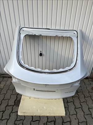 Tesla Model Y csomagtérajtó 