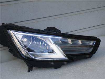 Audi A4 8W Jobb első Fényszóró 8W0941006 2016-tól Hibátlan