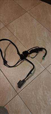 Audi Q5 (8R), Audi A4 (B8 - 8K), Audi A5 (B8 - 8T) Ami adapter 4f0035727