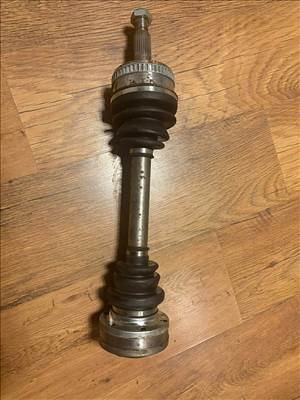 Mercedes V-osztály W638 Féltengely bal/jobb 235002