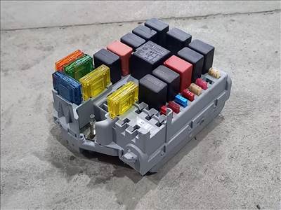 Iveco DAILY 06- BSI komfort elektronika biztosíték modul panel 8034