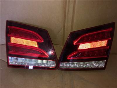 Mercedes-Benz E-osztály W212 Bal hátsó belső lámpa A2129062103