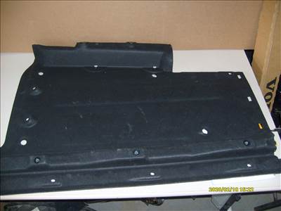 AUDI Q5 8R GYÁRI ÚJ BAL PADLÓLEMEZ TAKARÓ ELADÓ! 8r0825208e