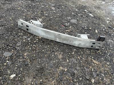 Lexus CT lökhárító tartó vas