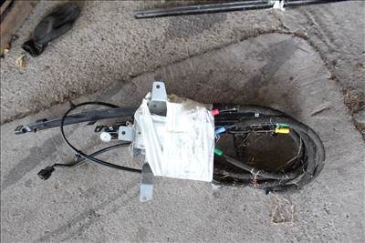 BMW 5-ös sorozat F10/F11 elektromos tetőablak nyitó