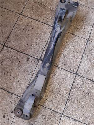 Suzuki Liana Első Kereszttartó