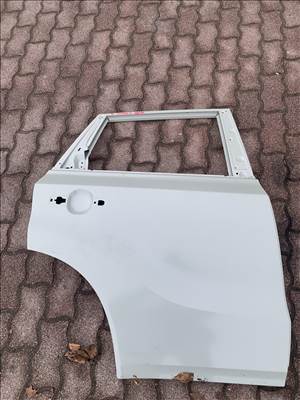 Suzuki Vitara (2015-től) Jobb hátsó ajtó 