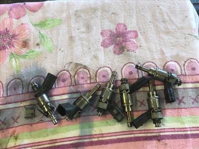 Audi A8 (D3 - 4E) injektor  06a906036c