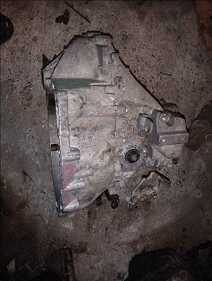 Opel Crossland X 1.2 turbó 6 sebességes sebváltó 