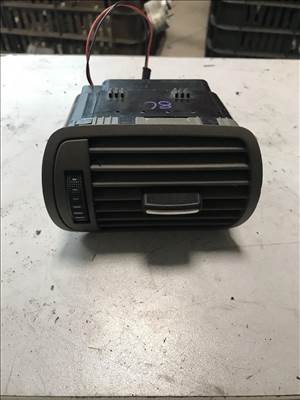 Audi A3 (8L) bal légbefúvó 8l0820901c