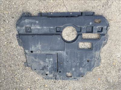 Toyota Auris (E180) alsó motor burkolat.
