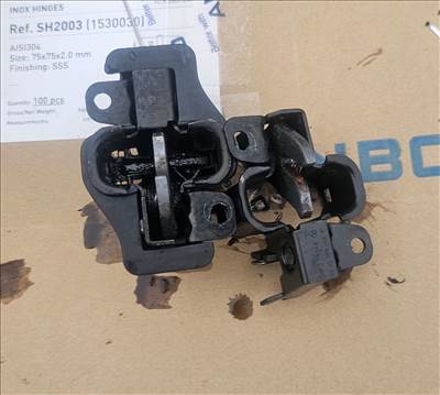 Mercedes C 220 W203 Motorháztető géptető gépháztető zárszerkezet 