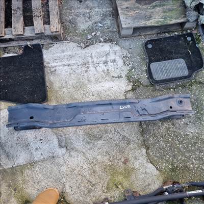 Ford Kuga Mk3 Hátsó lökhárító merevítő vas 