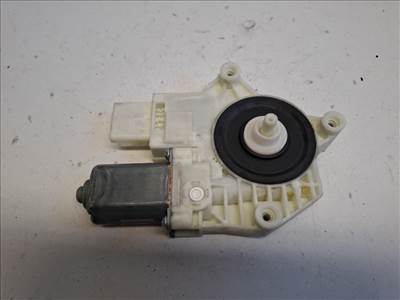 Nissan Qashqai (J11) bal hátsó ablakemelő motor E06029102
