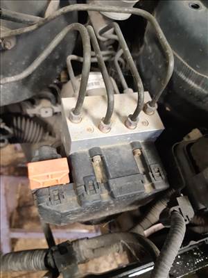 Suzuki Liana ABS Tömb