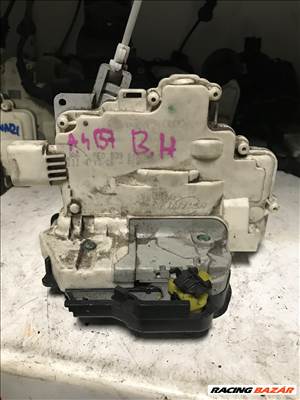 Audi A4 (B6/B7) AVANT - bal hátsó zár 8e0839015aa