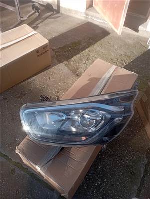 Ford Transit 2021 bal első lampa