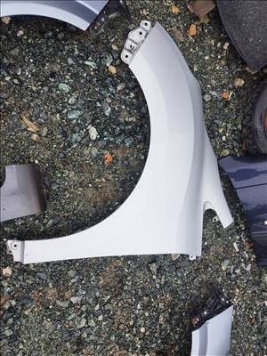 Toyota Verso I 2.2 D-4D 180 első sárvédő 