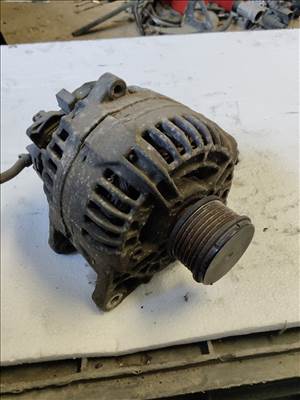 Renault Mégane III generátor  8200390676