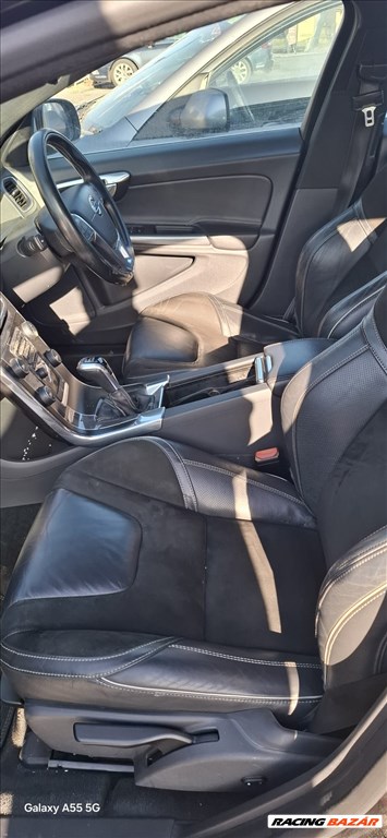 Volvo V60 bontott alkatrészei 14. kép