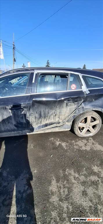 Volvo V60 bontott alkatrészei 18. kép