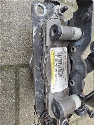 Mercedes E 350 W212 212 fl géptető zsanér pirotechnika gyalogosvédelem 2129067701