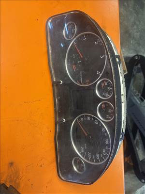 Audi A6 (C5 - 4B) óracsoport 