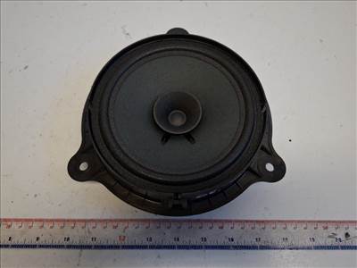 Nissan Qashqai (J11) bal hátsó hangszóró