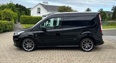 Ford Transit Connect Mk2 2013- Bal első ajtó fekete