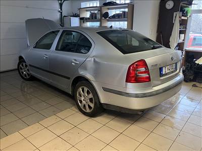 Skoda Octavia II bontott alkatrészei